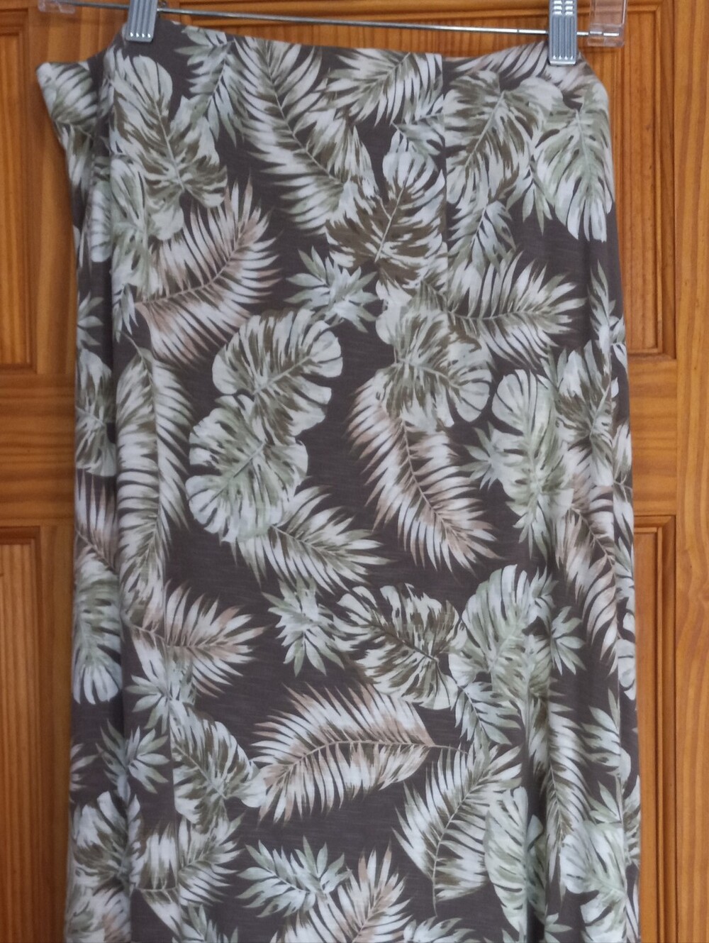 Women’s Tropical Leaf Print Skirt - Sage & Tan